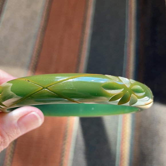 Bakelite Bangle - Picture 3 of 3